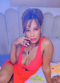 Linah - escort in Riyadh Photo 1 of 4