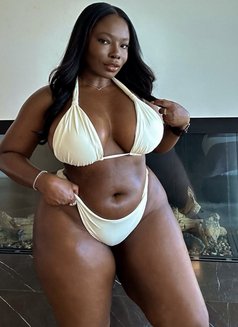 LINAH 🩷 - escort in Doha Photo 3 of 7