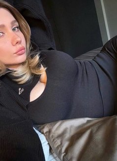 Linan - Masajista in Abu Dhabi Photo 4 of 5