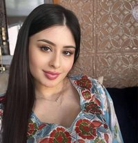 Linares - masseuse in Berlin