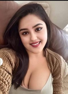 Linares - masseuse in Berlin Photo 3 of 6