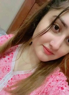 Linares - masseuse in Berlin Photo 4 of 6