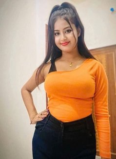 Linares - masseuse in Berlin Photo 5 of 6