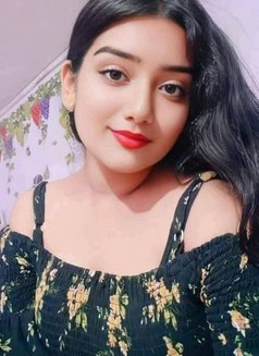 Linares - masseuse in Berlin Photo 6 of 6