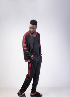 Lincolin - Male escort in Nairobi Photo 2 of 3