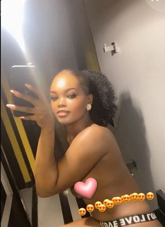 Lind Jojo - puta in Riyadh Photo 2 of 4