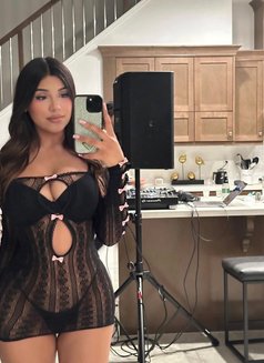 Linda - escort in Amsterdam Photo 2 of 4