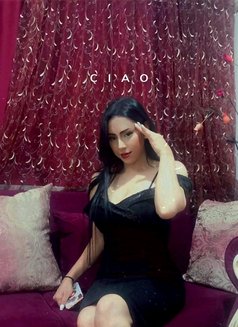 Linda - puta in Beirut Photo 3 of 5