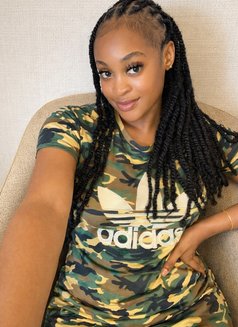 Linda C - escort in Jerusalem Photo 1 of 7