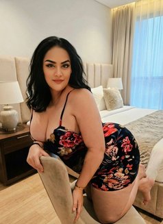 Linda Complete with massage table. - escort in Riyadh Photo 7 of 7