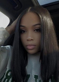 Linda, Hot Sex Expert - puta in Kathmandu Photo 1 of 2