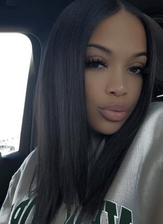 Linda, Hot Sex Expert - puta in Kathmandu Photo 2 of 2