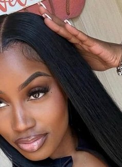 LINDA, NEW ARRIVALS IN THE CITY - puta in Kathmandu Photo 2 of 3