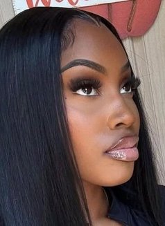 LINDA, NEW ARRIVALS IN THE CITY - puta in Kathmandu Photo 3 of 3