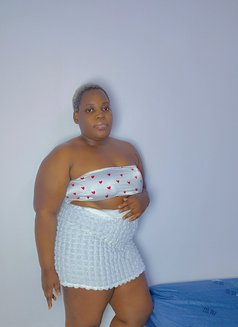 Linda - escort in Riyadh Photo 3 of 8
