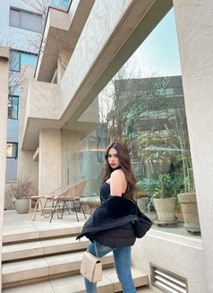 Linda - Transsexual escort in Seoul Photo 1 of 10