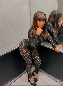 LINDA - escort in Ahmedabad Photo 4 of 5