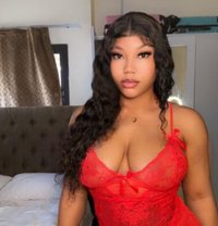 Linda - escort in Jeddah Photo 1 of 4