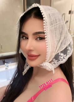 Linda - escort in Al Manama Photo 1 of 9