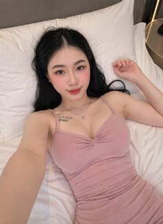 Linda Full service - escort in Singapore Photo 8 of 10