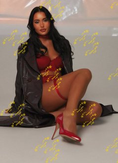 LINDA GORGEOUS - escort in Abu Dhabi Photo 5 of 10