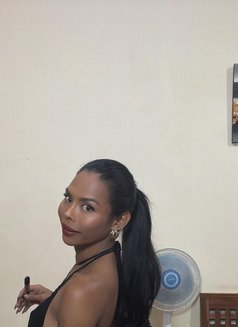 Linda - Transsexual companion in Bali Photo 4 of 10