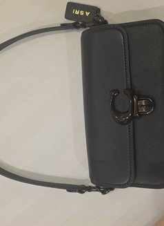 Cio - Transsexual companion in Hong Kong Photo 3 of 3