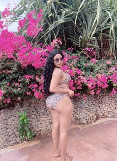 Linda - escort in Abidjan Photo 2 of 2