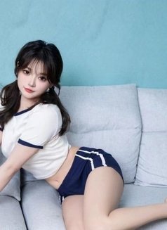 Gaga - escort in Hong Kong Photo 1 of 6