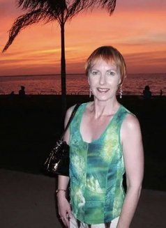 Linda Jones - escort in Melbourne Photo 8 of 12