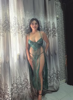 Linda - puta in Beirut Photo 5 of 8