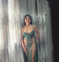 Linda - escort in Beirut Photo 5 of 8