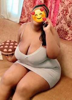 Linda lee cam show video & real meet exp - escort in Bangalore Photo 4 of 4