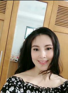 Linda Lilly - escort in Dubai Photo 1 of 6
