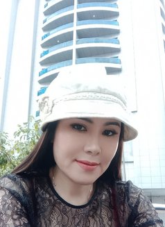 Linda Lilly - escort in Dubai Photo 3 of 6