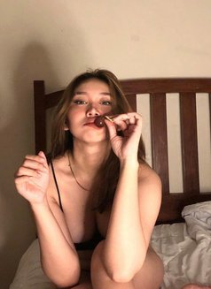 Linda - puta in Amman Photo 3 of 5