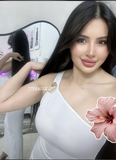 LINDA SS - escort in Muscat Photo 18 of 19