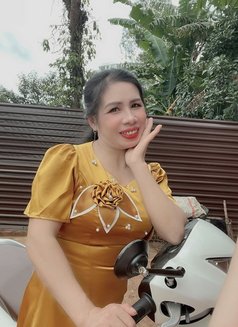 Linda Muscat - escort in Muscat Photo 1 of 3