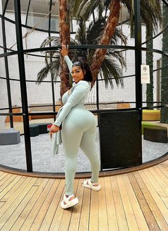 Linda - Masajista in Abidjan Photo 1 of 4