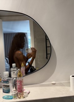 Linda - Transsexual escort in Accra Photo 1 of 20