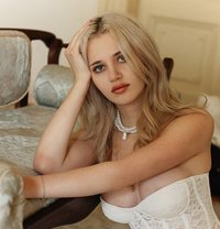 Linda Outcall Girl - escort in Hong Kong Photo 1 of 7