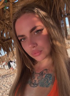 Linda Rus - escort in Beirut Photo 4 of 5