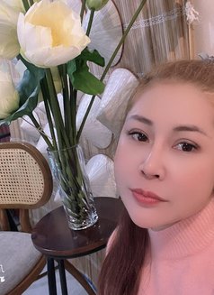 Linda - Masajista in Muscat Photo 3 of 3