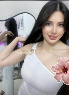 LINDA s. - escort in Muscat Photo 19 of 30