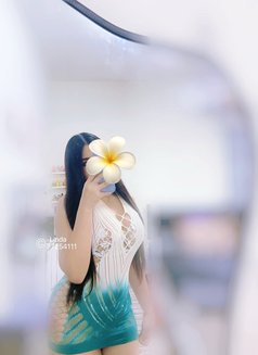 LINDA s. - escort in Muscat Photo 8 of 28