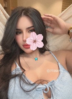 LINDA s. - escort in Muscat Photo 23 of 30