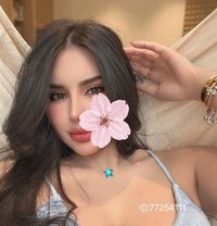 LINDA s. - escort in Muscat