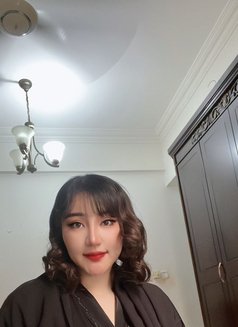 Linda - puta in Muscat Photo 8 of 12