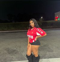 Linda - escort in Muscat