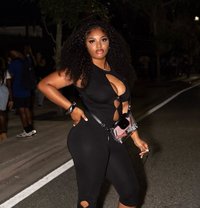 Linda - escort in Muscat